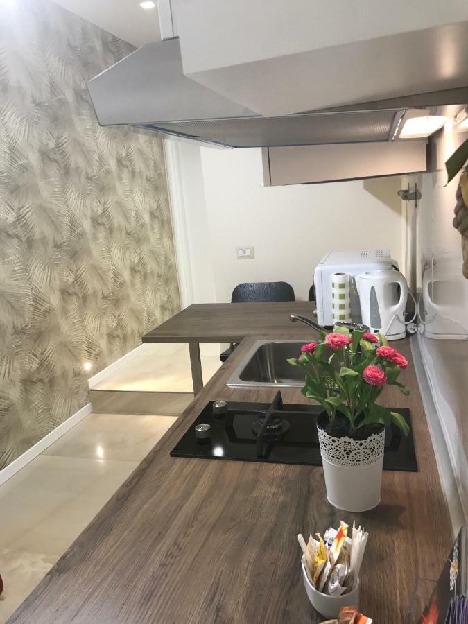 Bed and Breakfast Aquila House Катанія Екстер'єр фото